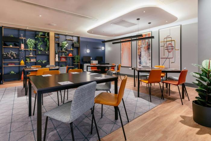 hampton by hilton london park royal