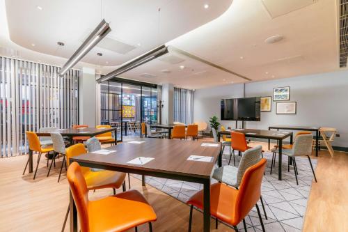 hampton by hilton london park royal