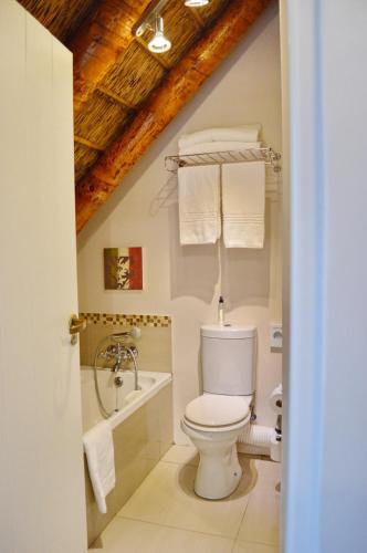 oakhurst hotel