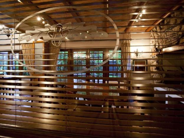 oakhurst hotel