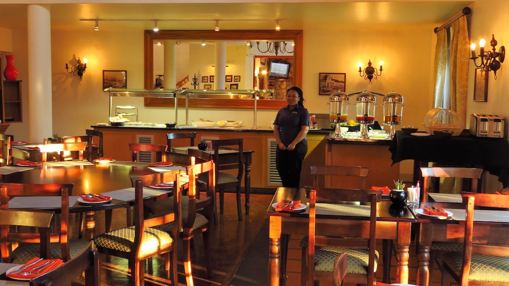 oakhurst hotel