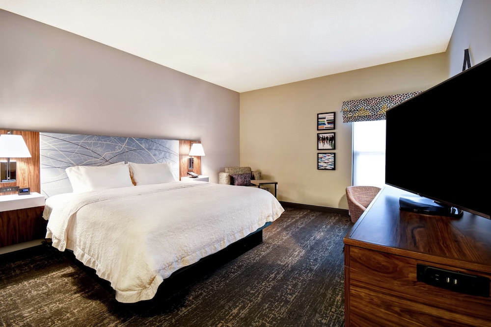 hampton inn atlanta mall of georgia