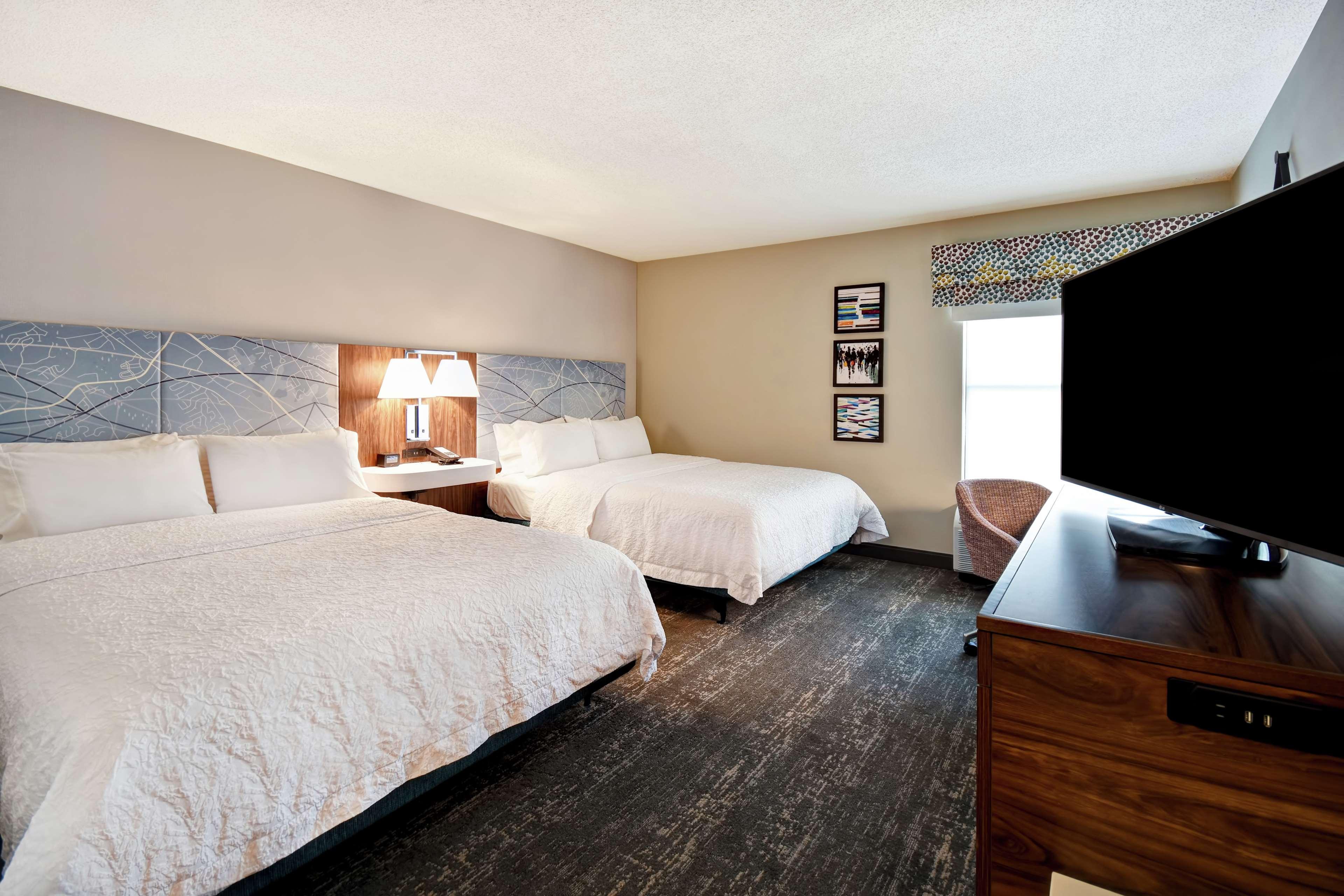 hampton inn atlanta mall of georgia