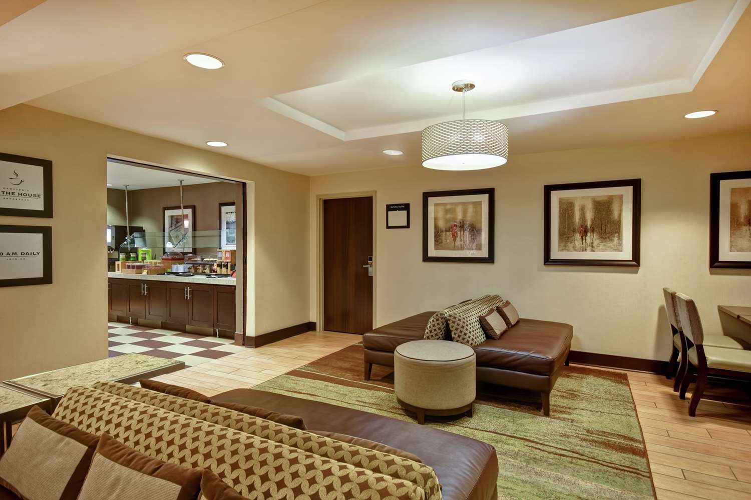 hampton inn atlanta mall of georgia