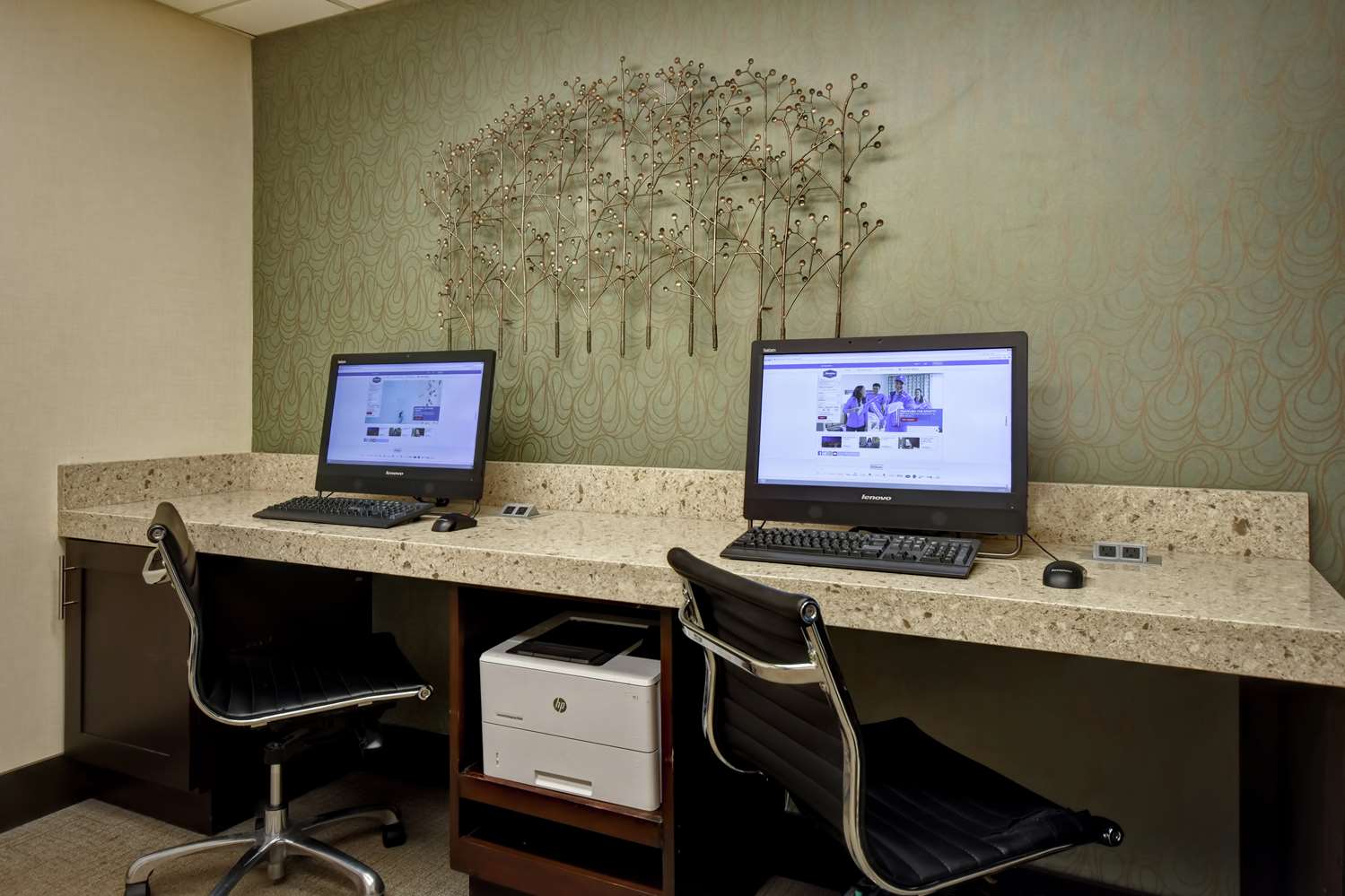 hampton inn atlanta mall of georgia