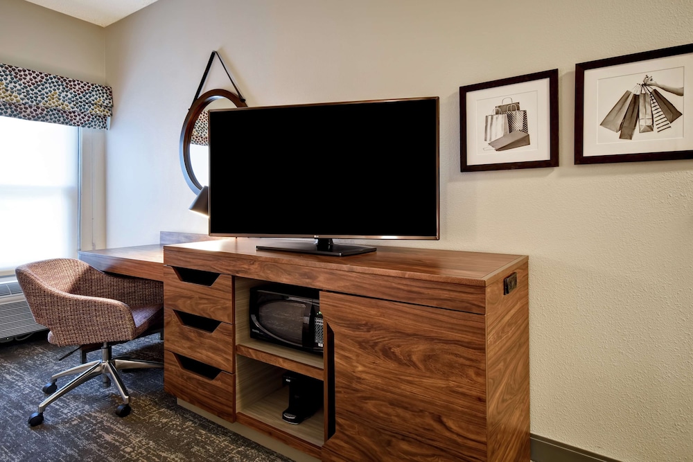 hampton inn atlanta mall of georgia