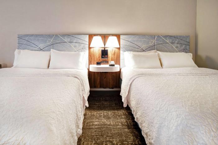 hampton inn atlanta mall of georgia