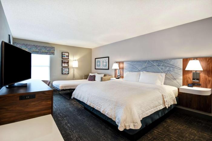 hampton inn atlanta mall of georgia