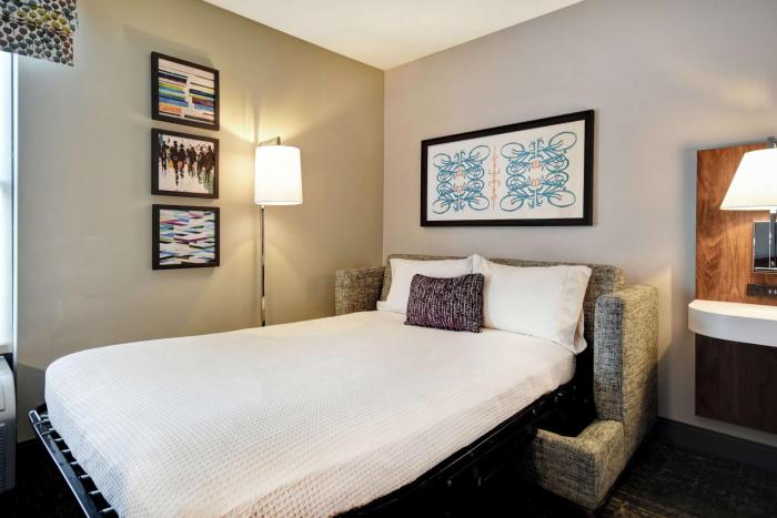 hampton inn atlanta mall of georgia