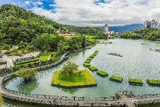 lake in mountain bandb