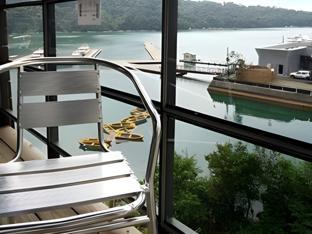 lake in mountain bandb