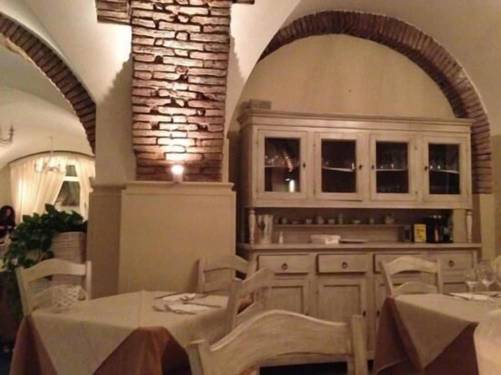 hotel capomulini historical house