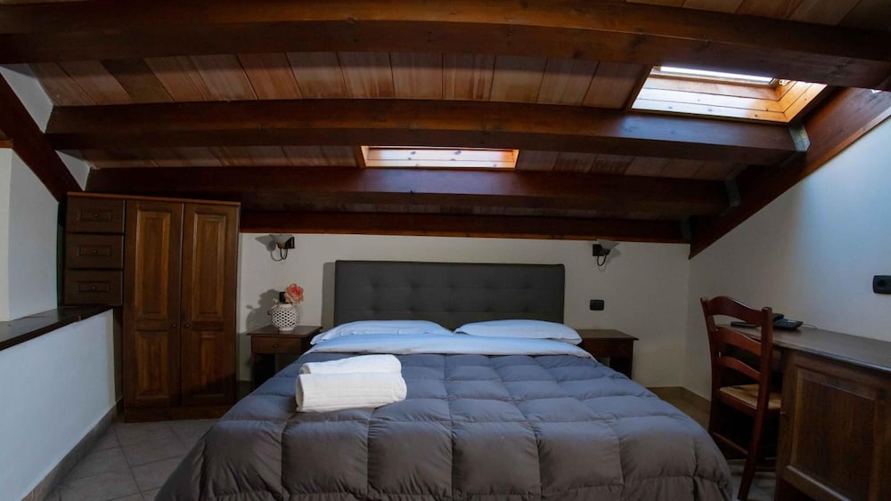 hotel capomulini historical house