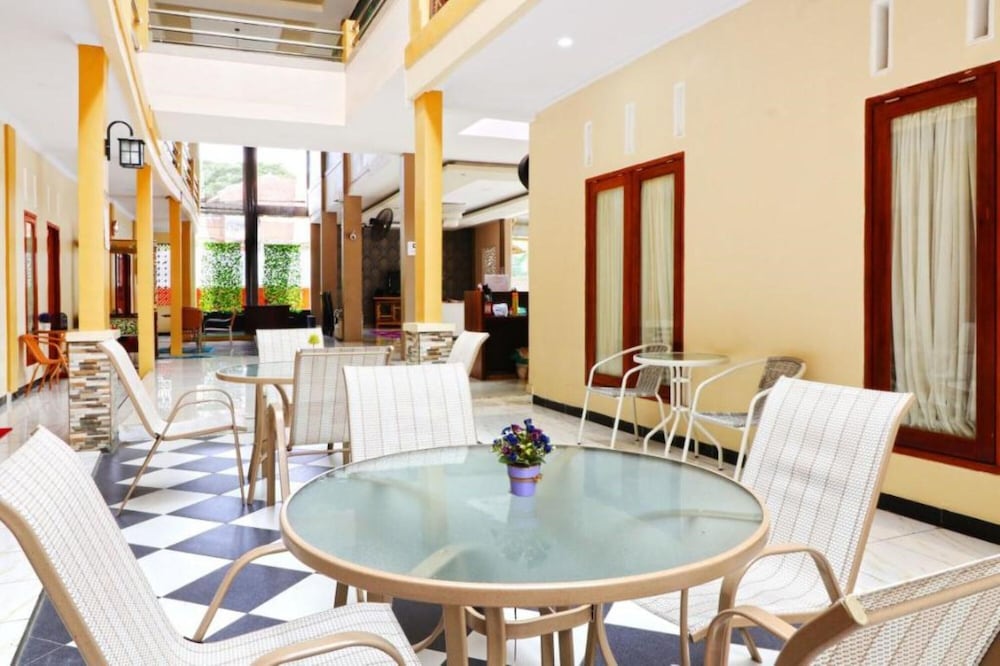 ombey guest house