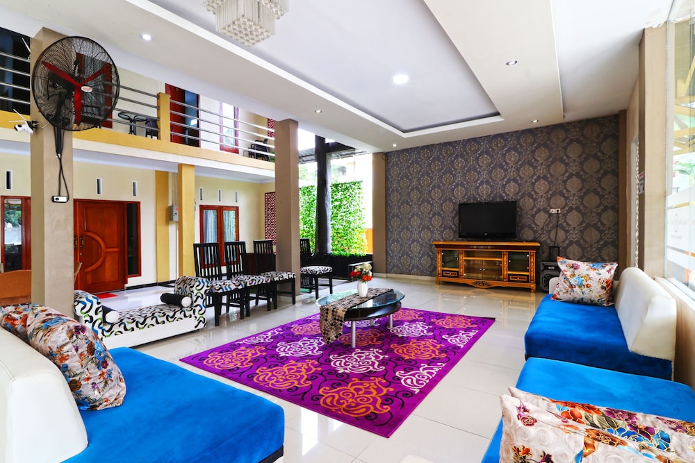 ombey guest house