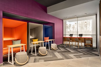 tru by hilton albany airport ny