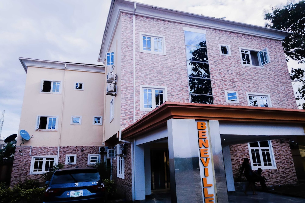 beneville hotel and apartment
