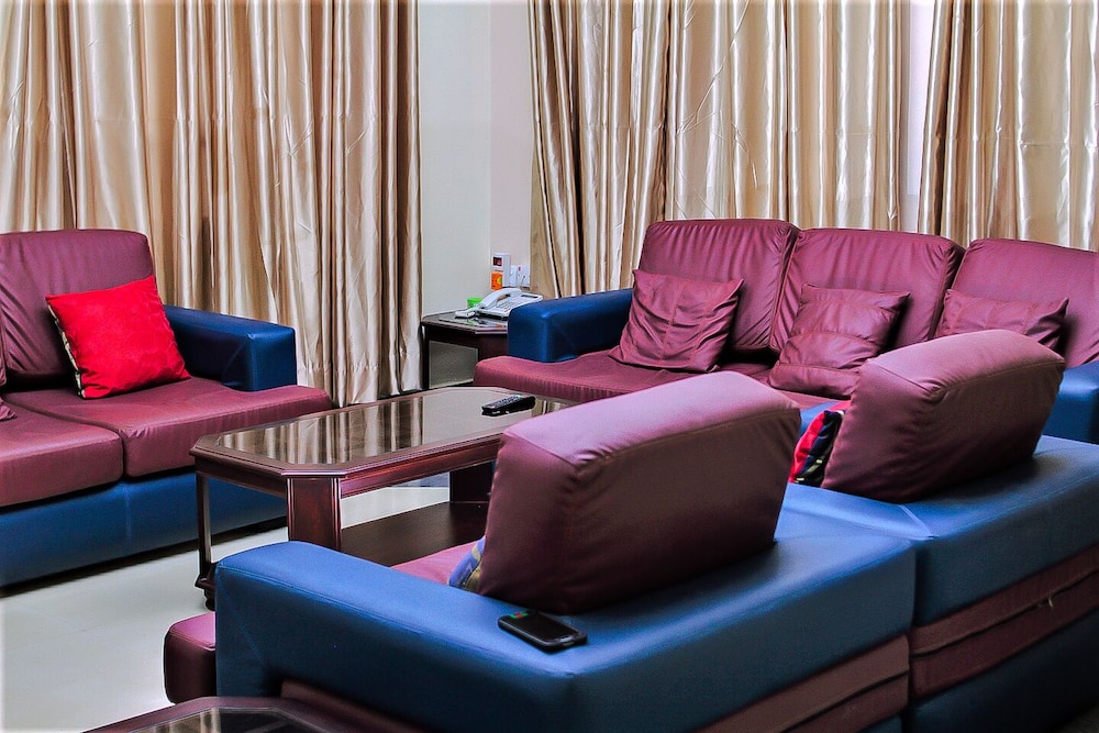 beneville hotel and apartment