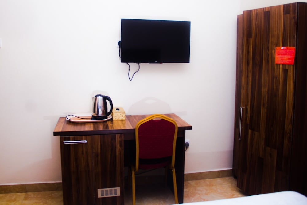 beneville hotel and apartment