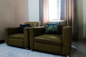 beneville hotel and apartment