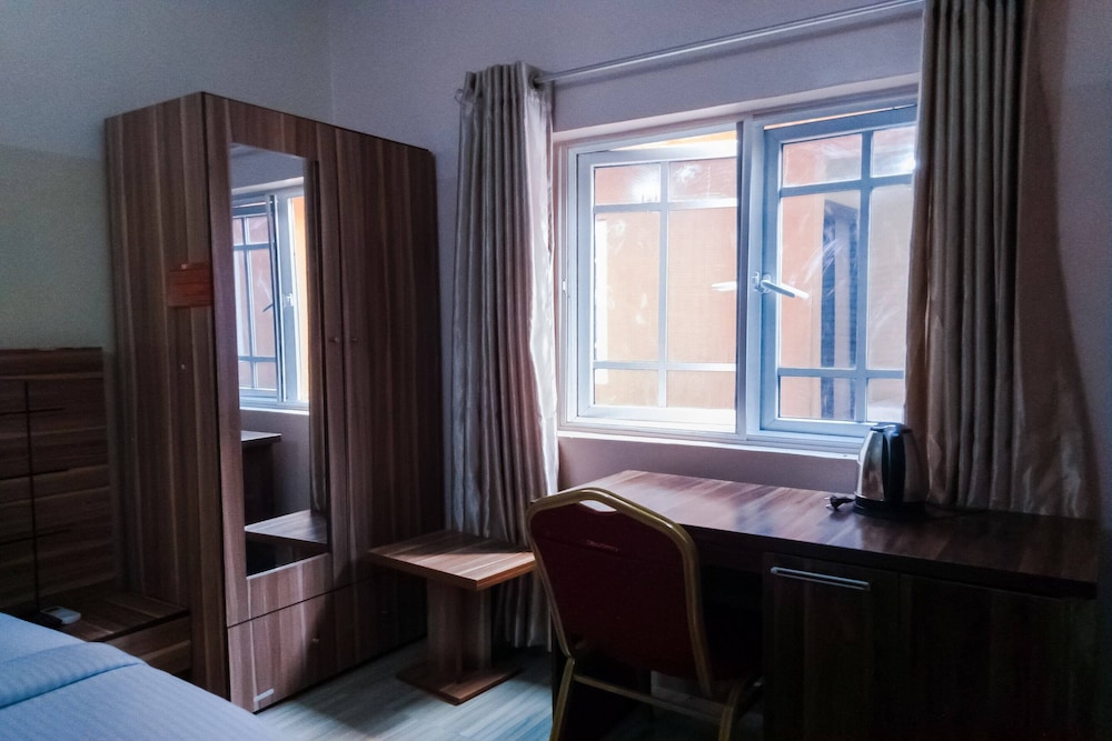 beneville hotel and apartment