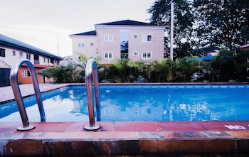 Beneville Hotel And Apartment,4 James Amika Close Off Spring Road Essien Town Calabar 240212,4 star