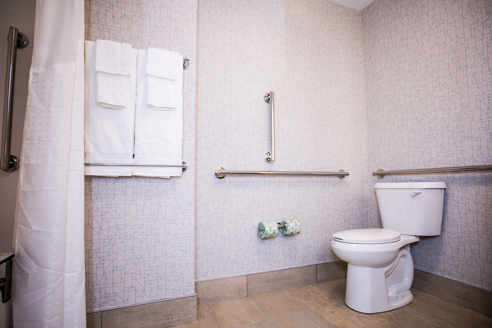 holiday inn express and suites rehoboth beach an ihg hotel