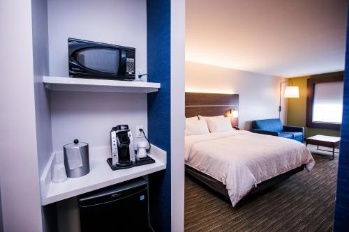 holiday inn express and suites rehoboth beach an ihg hotel