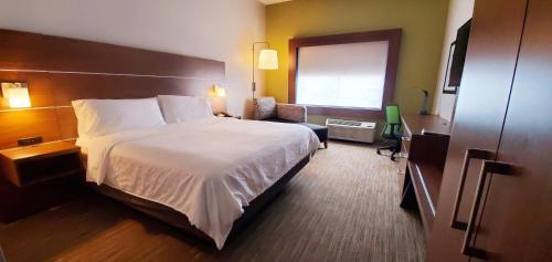 holiday inn express and suites rehoboth beach an ihg hotel