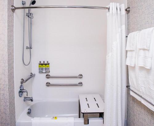 holiday inn express and suites rehoboth beach an ihg hotel