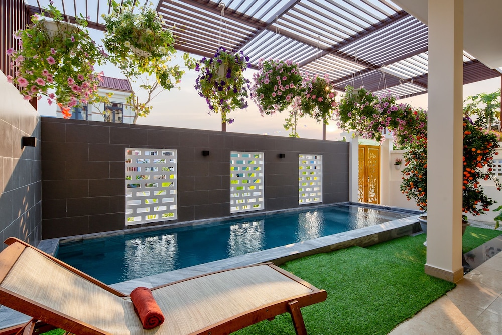 yellow mushroom villa hoi an