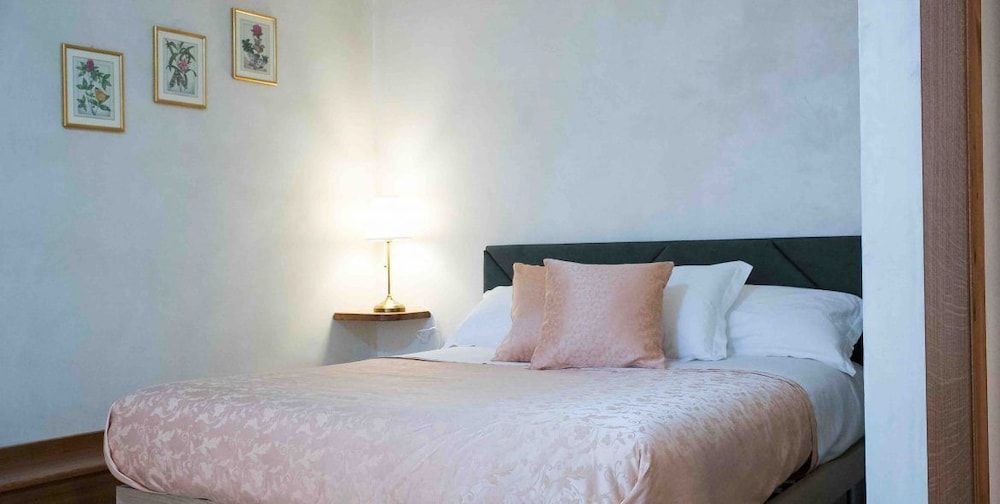 vittoria guest house salerno