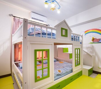 j s 23 kids homestay