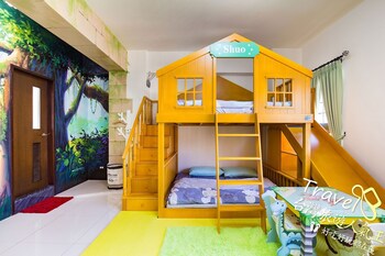 j s 23 kids homestay