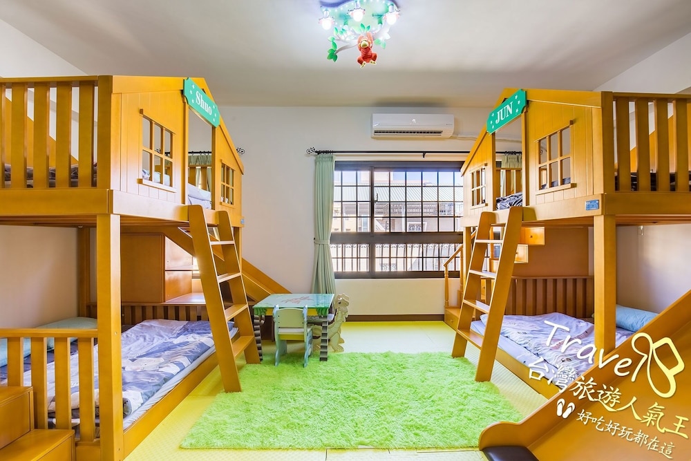 j s 23 kids homestay