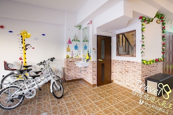 j s 23 kids homestay