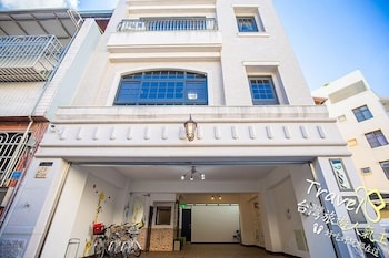 j s 23 kids homestay