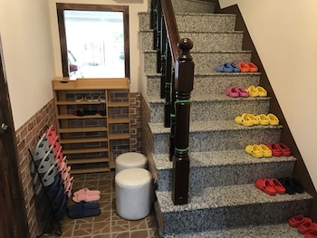 j s 23 kids homestay