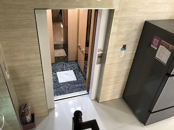 j s 23 kids homestay