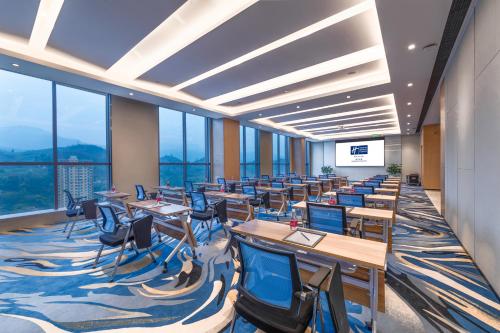 holiday inn express chongqing zhongxian an ihg hotel