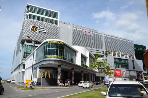 hotel 7 suria