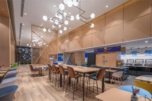 holiday inn express ningbo city center an ihg hotel