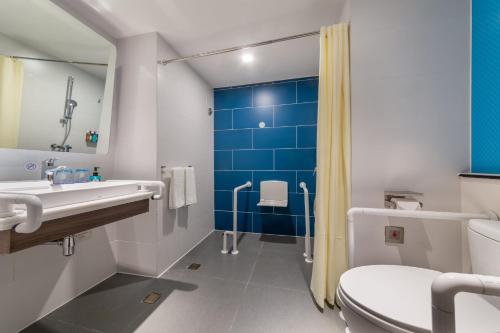 holiday inn express ningbo city center an ihg hotel