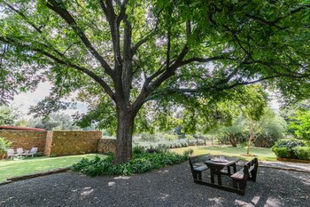 La Bastide Guesthouse,3 Mill Lane Off R560 Scheerpoort Hartbeespoort,2.5 star