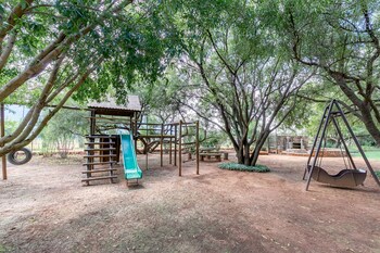 La Bastide Guesthouse,3 Mill Lane Off R560 Scheerpoort Hartbeespoort,2.5 star
