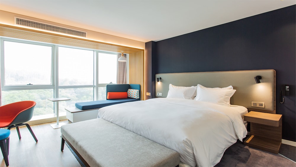 holiday inn express jiangmen jianghai an ihg hotel