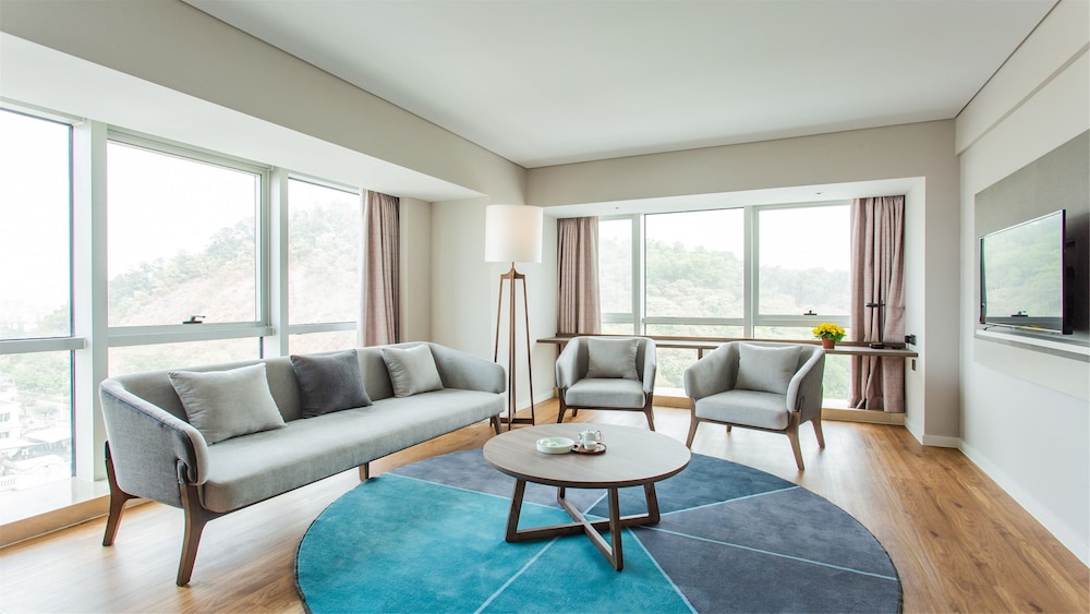holiday inn express jiangmen jianghai an ihg hotel