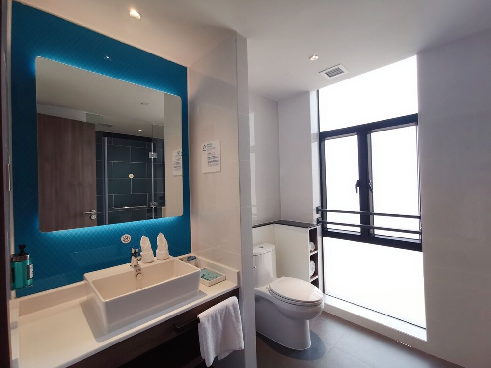 holiday inn express jiangmen jianghai an ihg hotel
