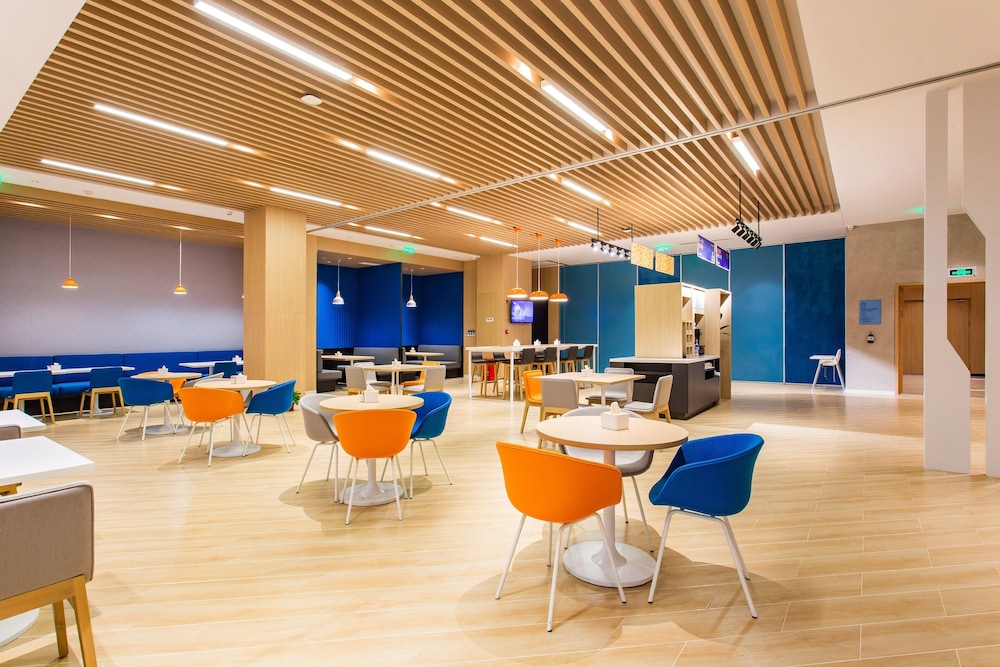 holiday inn express jiangmen jianghai an ihg hotel