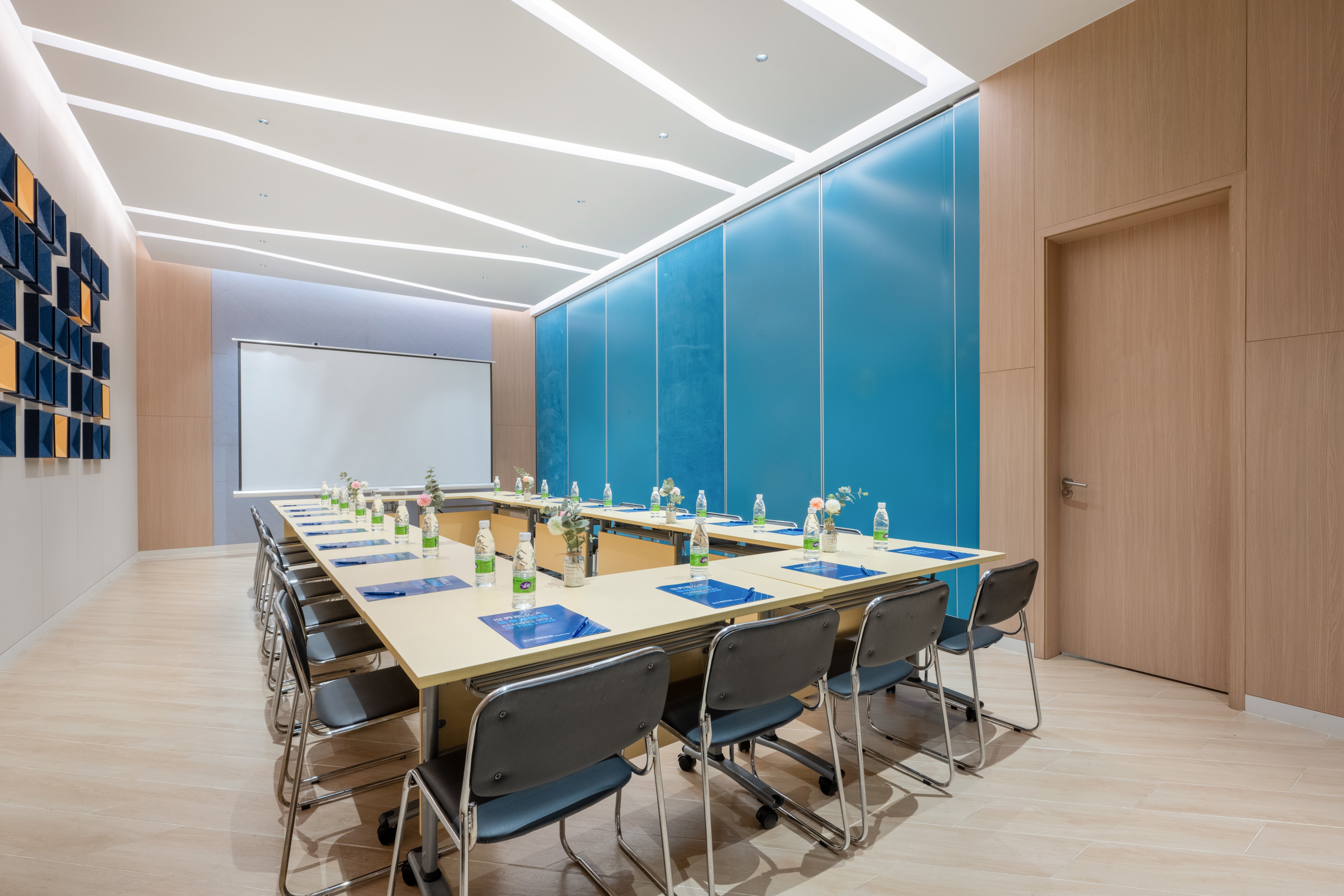 holiday inn express jiangmen jianghai an ihg hotel